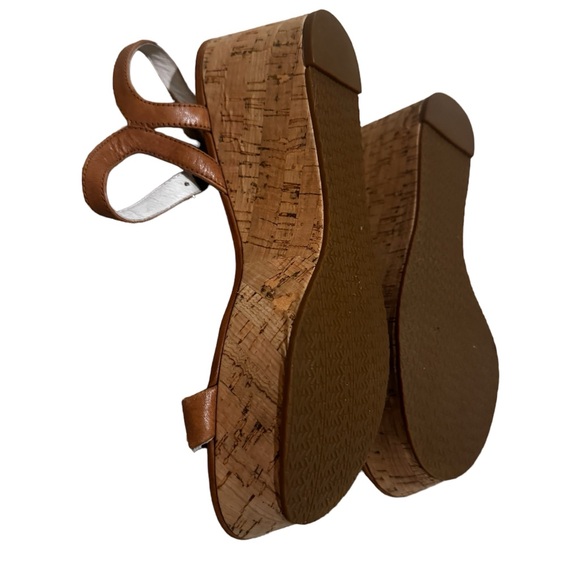 MICHAEL KORS Beautiful Trendy Brown with Gold Detail of Spikes Wedge Size 7.5 - Picture 6 of 9